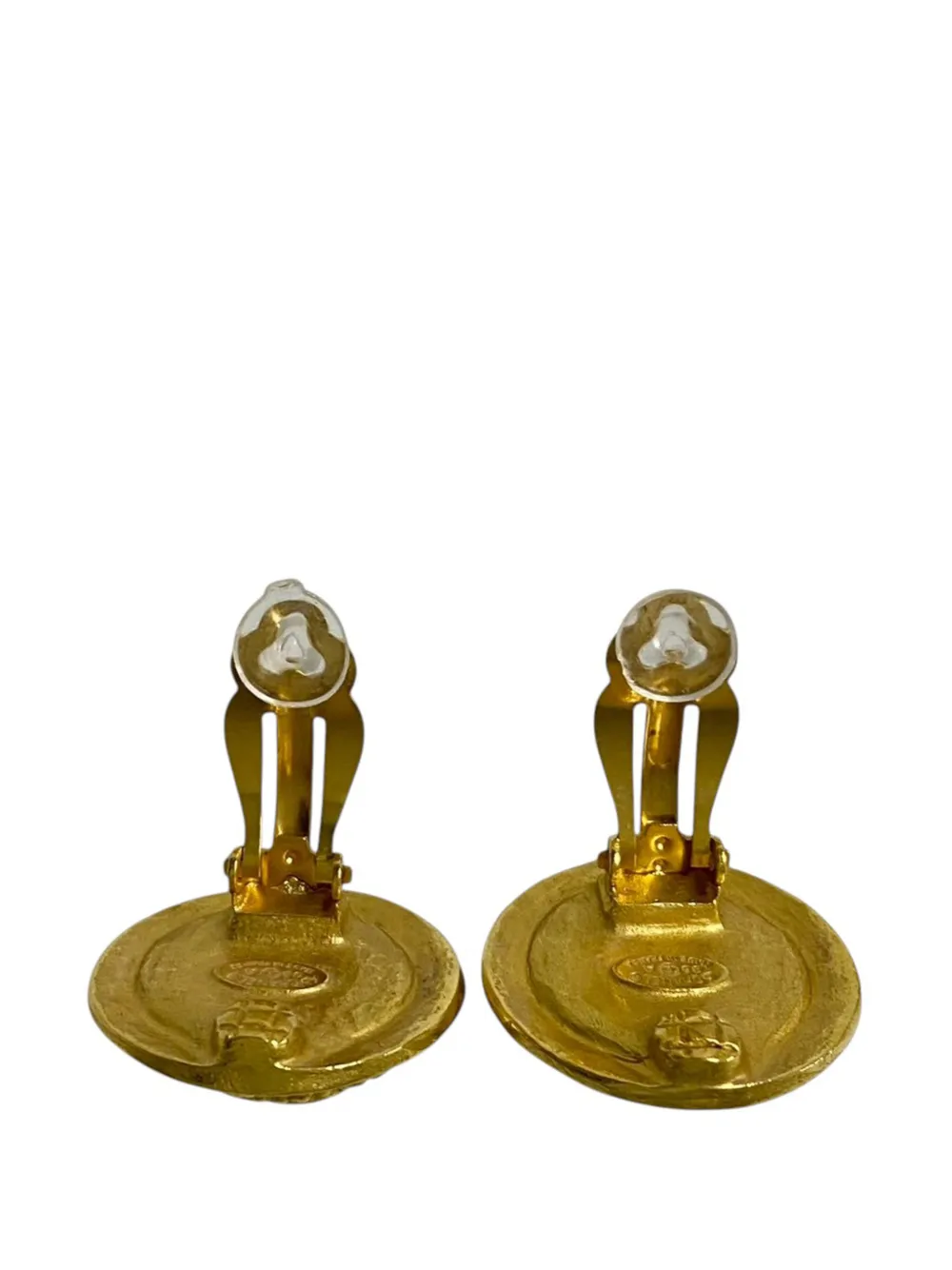  Chanel Pre-owned 1996 Cc Gold Plated And Enamel Round Button Clip On Earrings Costume Earrings - Black 