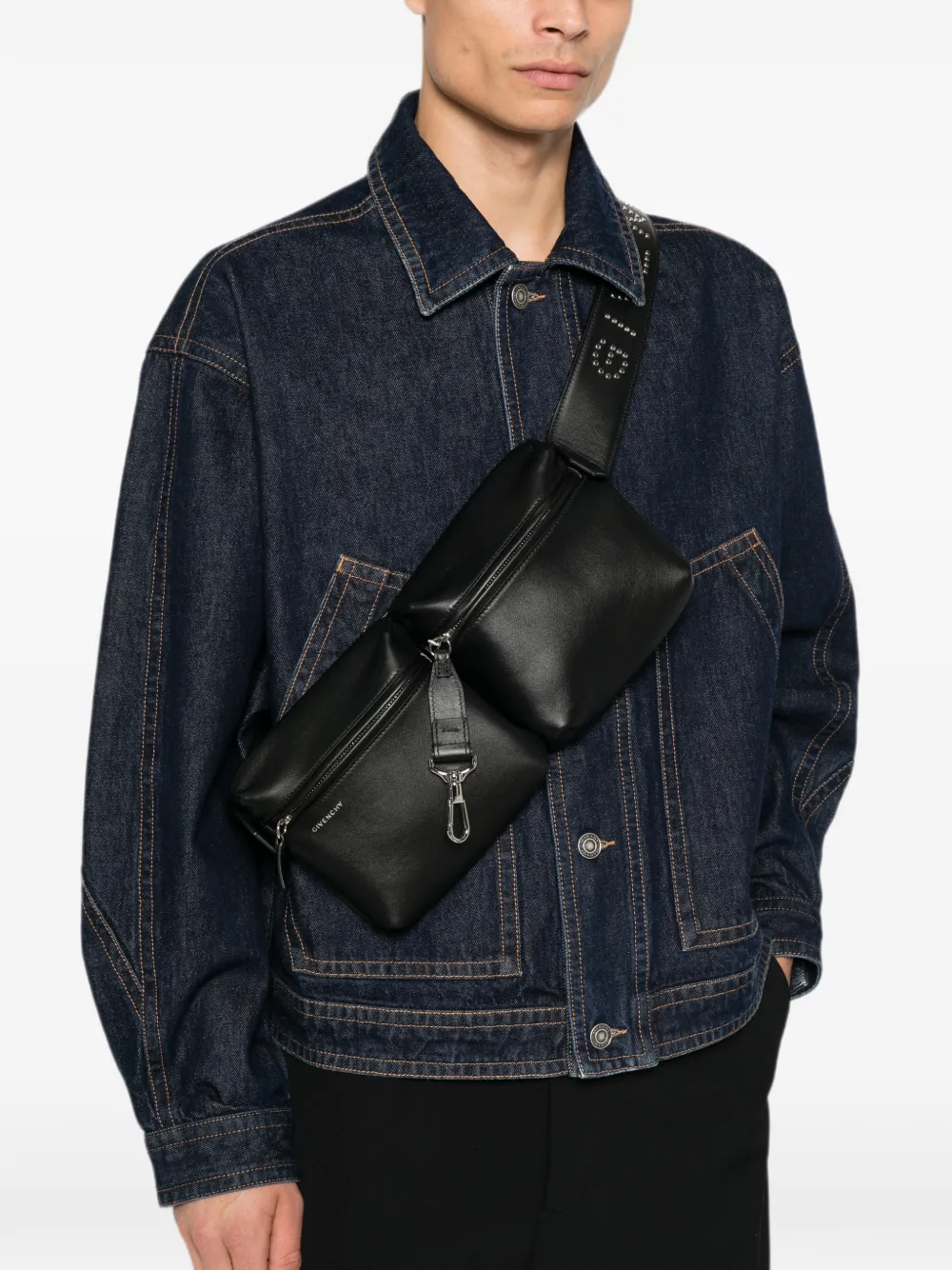 Givenchy Cargo leren heuptas met studs Zwart