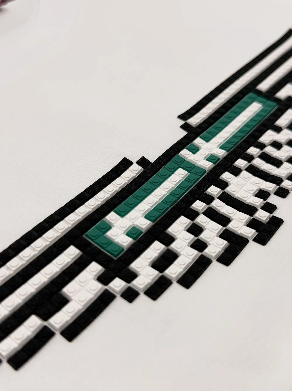 Mostly Heard Rarely Seen 8-Bit T-shirt met print Wit