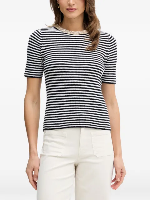 OUI playera con detalles en el cuello