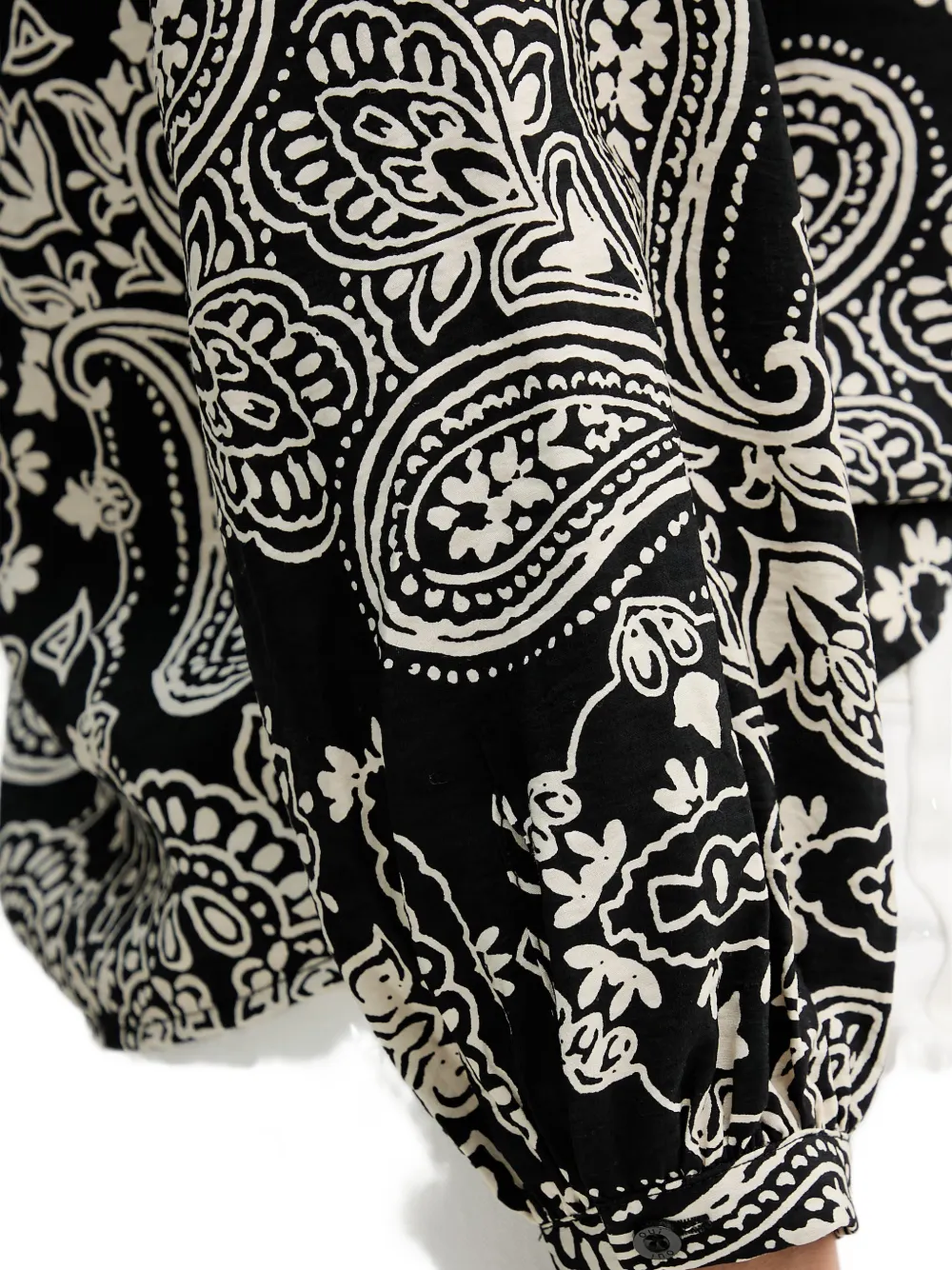 OUI Blouse met paisley-print en V-hals Zwart