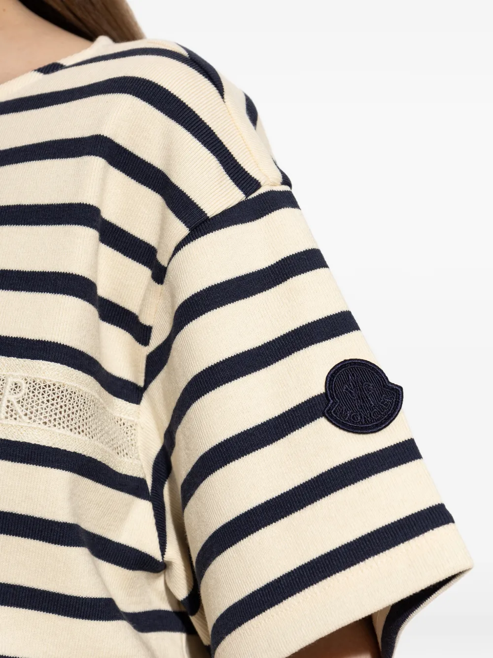 Moncler T-shirt met logoprint Beige