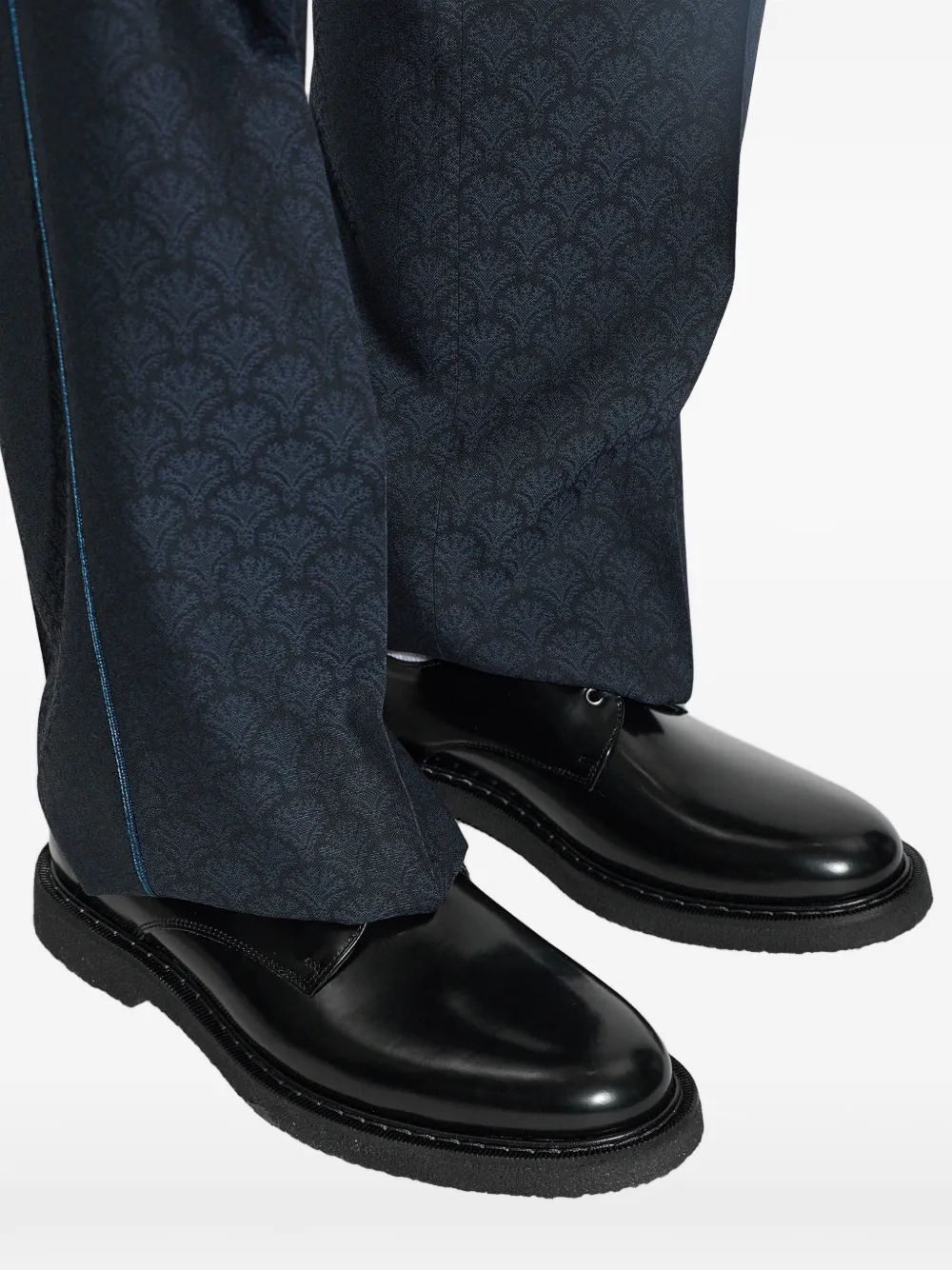 A.P.C. Leren derby schoenen met glanzend effect Zwart