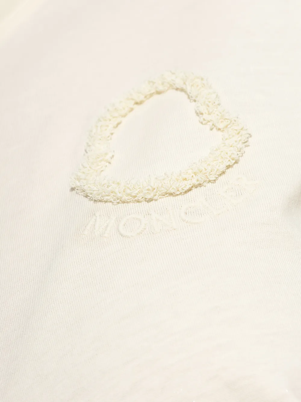 Moncler T-shirt met logodetail Beige