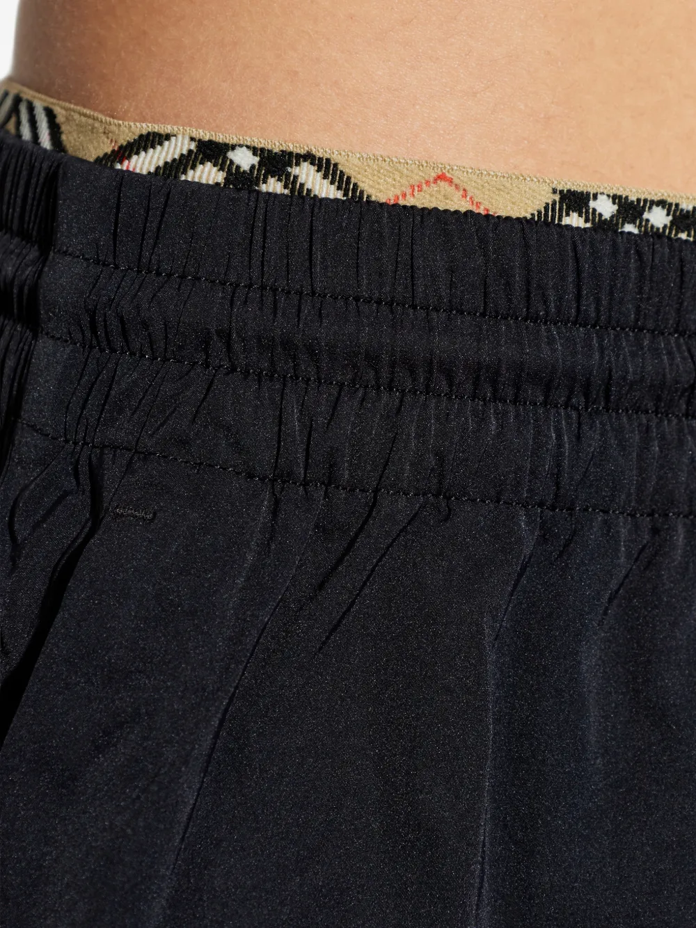 Burberry Stretch nylon shorts Zwart