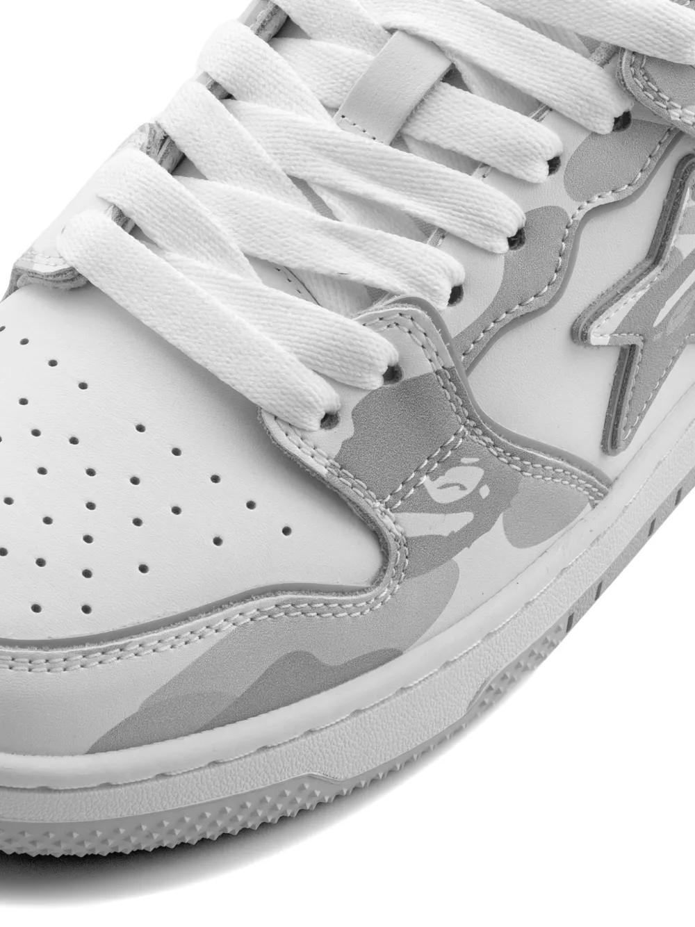 A BATHING APE Star sneakers met camouflageprint Wit