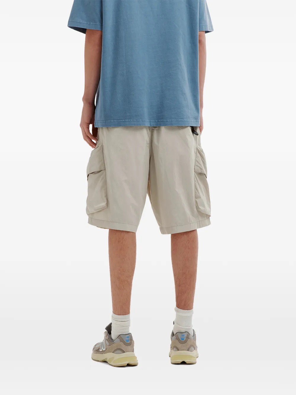 izzue Shorts met cargo zak Beige
