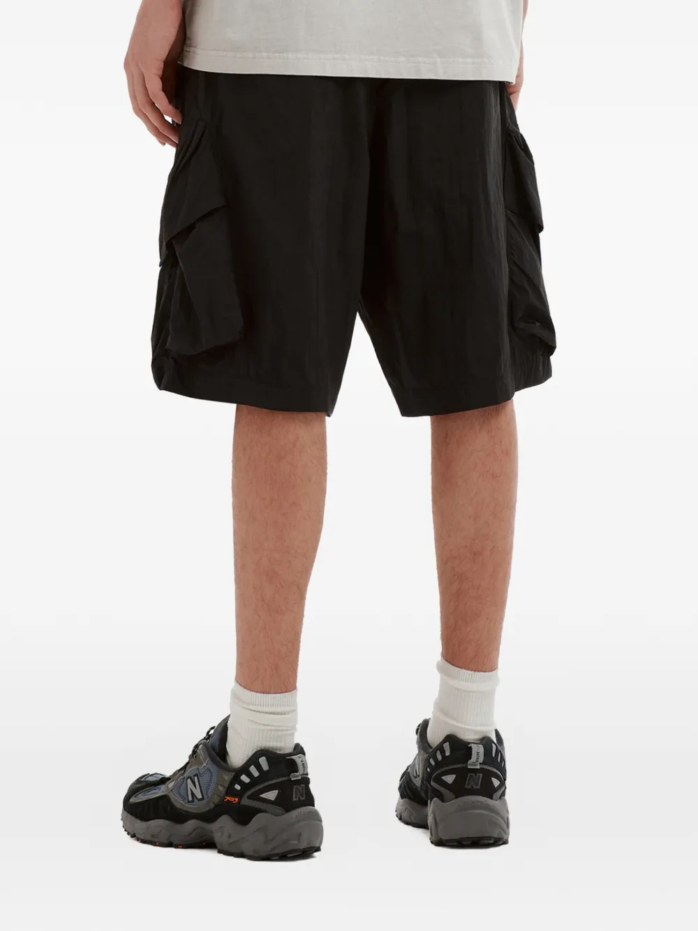 izzue Shorts met cargo zak Zwart
