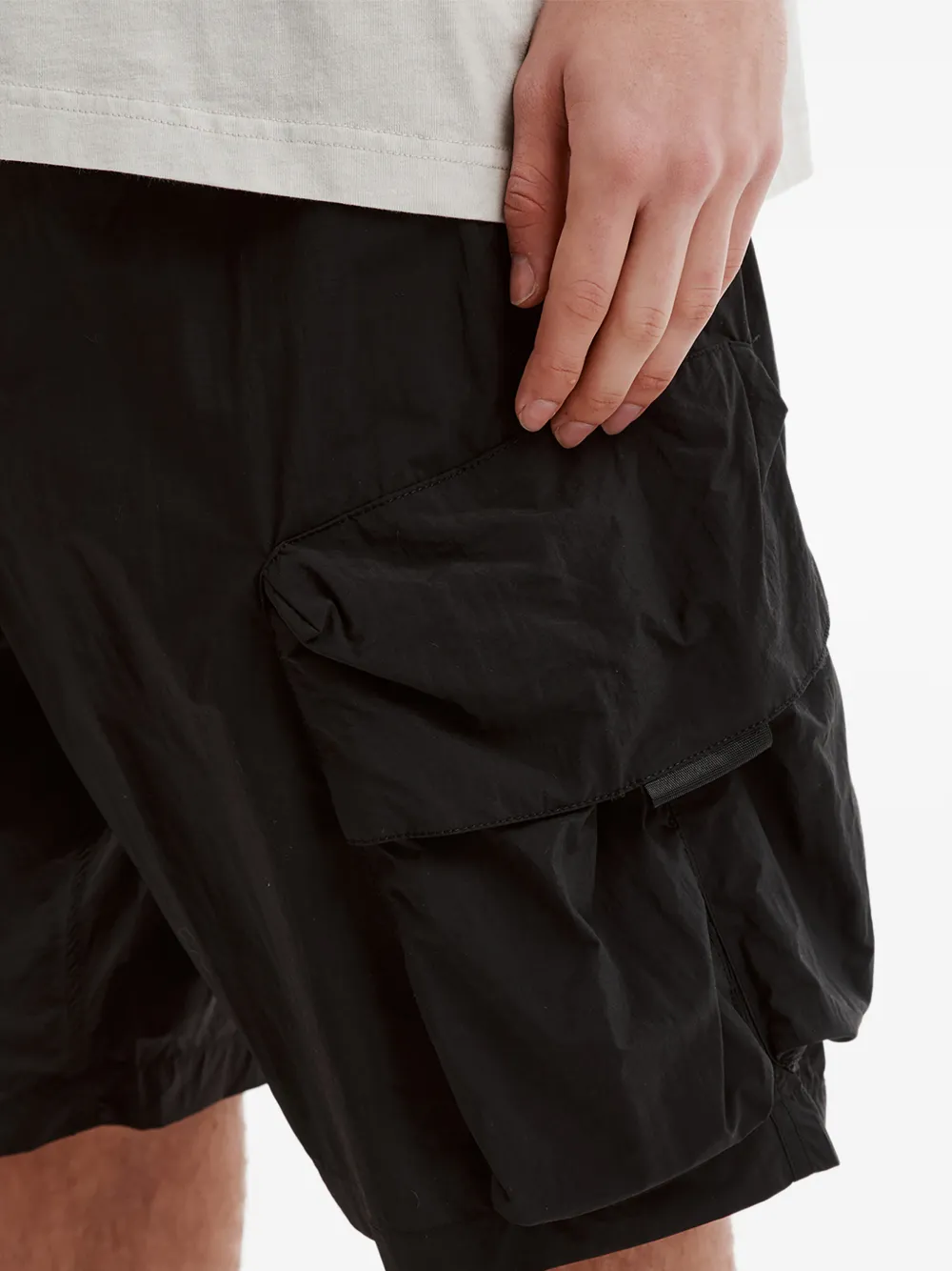 izzue Shorts met cargo zak Zwart