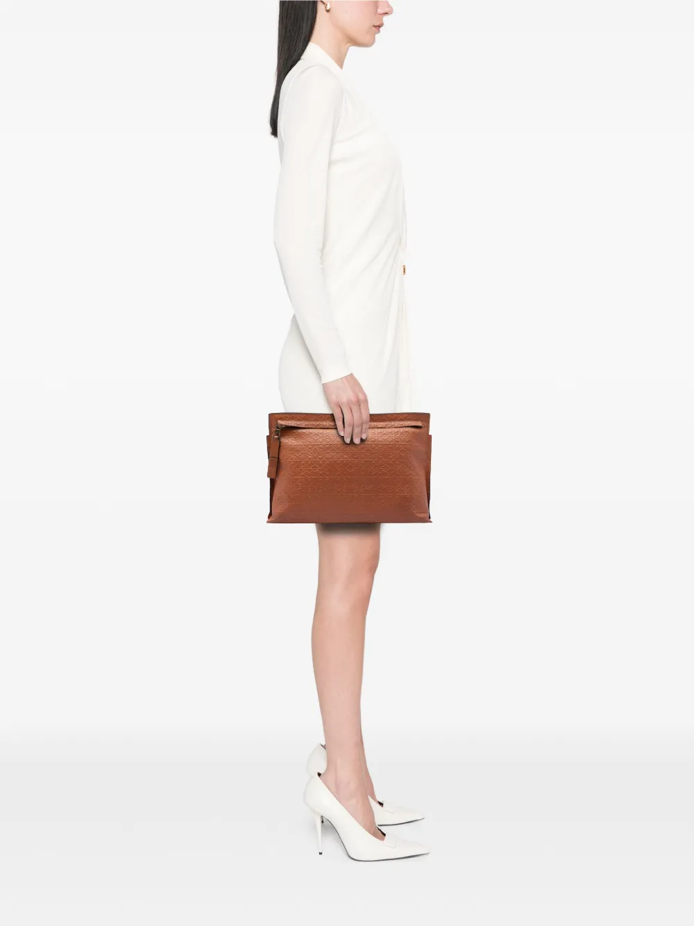  Loewe Pre-owned 2016 Embossed Anagram Leather Repeat T Clutch Bag - Brown 