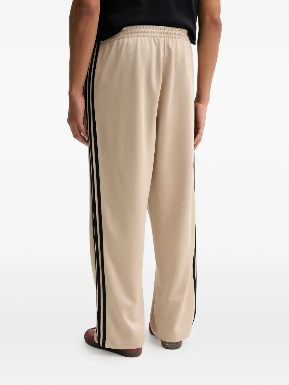 adidas Adicolor Loose trainingsbroek met geborduurd logo en zijstreep Beige