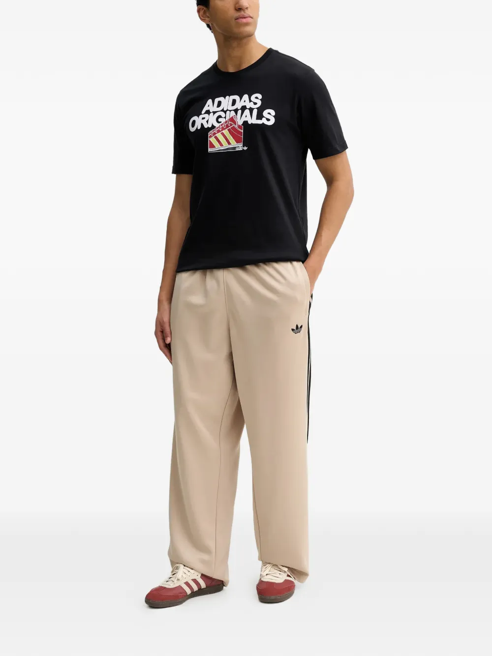 adidas Adicolor Loose trainingsbroek met geborduurd logo en zijstreep Beige