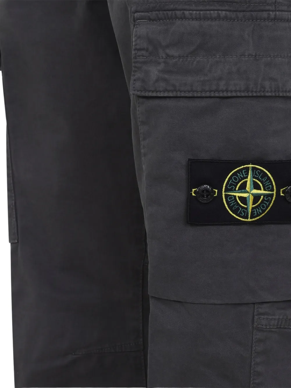 Stone Island Cargo broek 3100051 van biologisch katoenen twill met elastaan en verouderd effect Grijs
