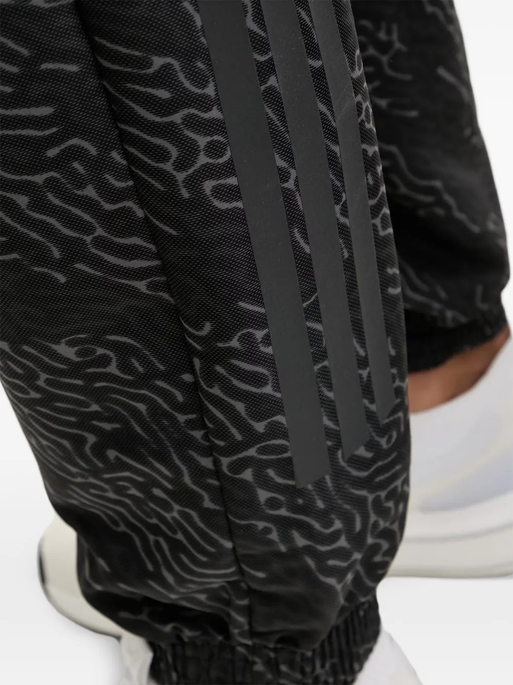 adidas AOP Power broek met drie strepen en print Zwart