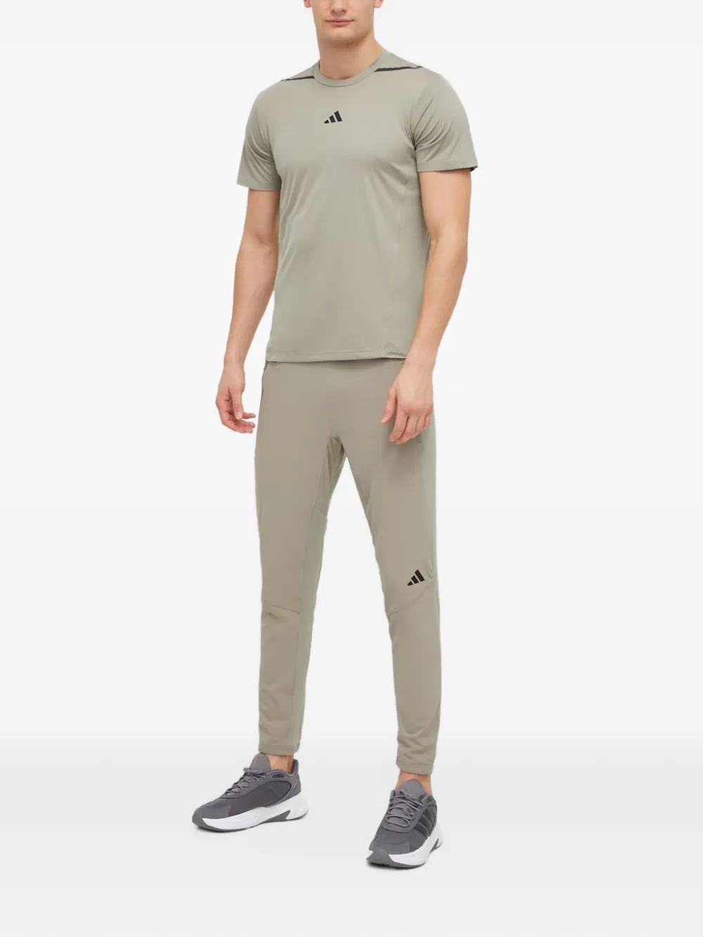 adidas T-shirt met drie strepen Grijs