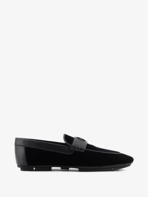 Giorgio Armani mocasines con detalle del logo