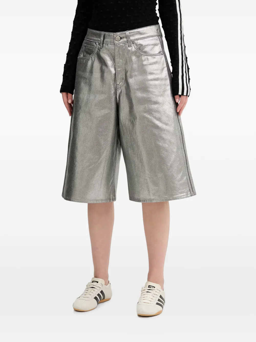 adidas Firebird Shorts im Metallic-Look - Silber