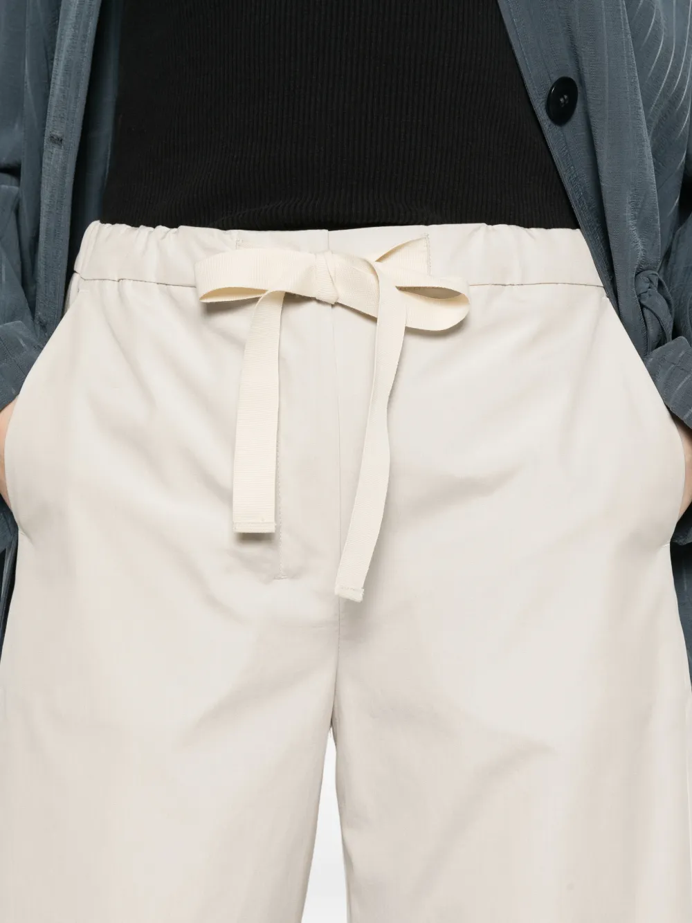 Drawstring-Fastening Cropped Trousers