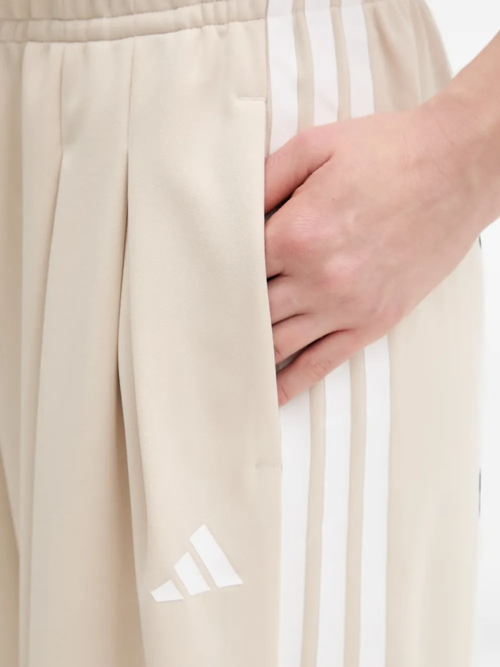 adidas Gestreepte plooibroek Beige