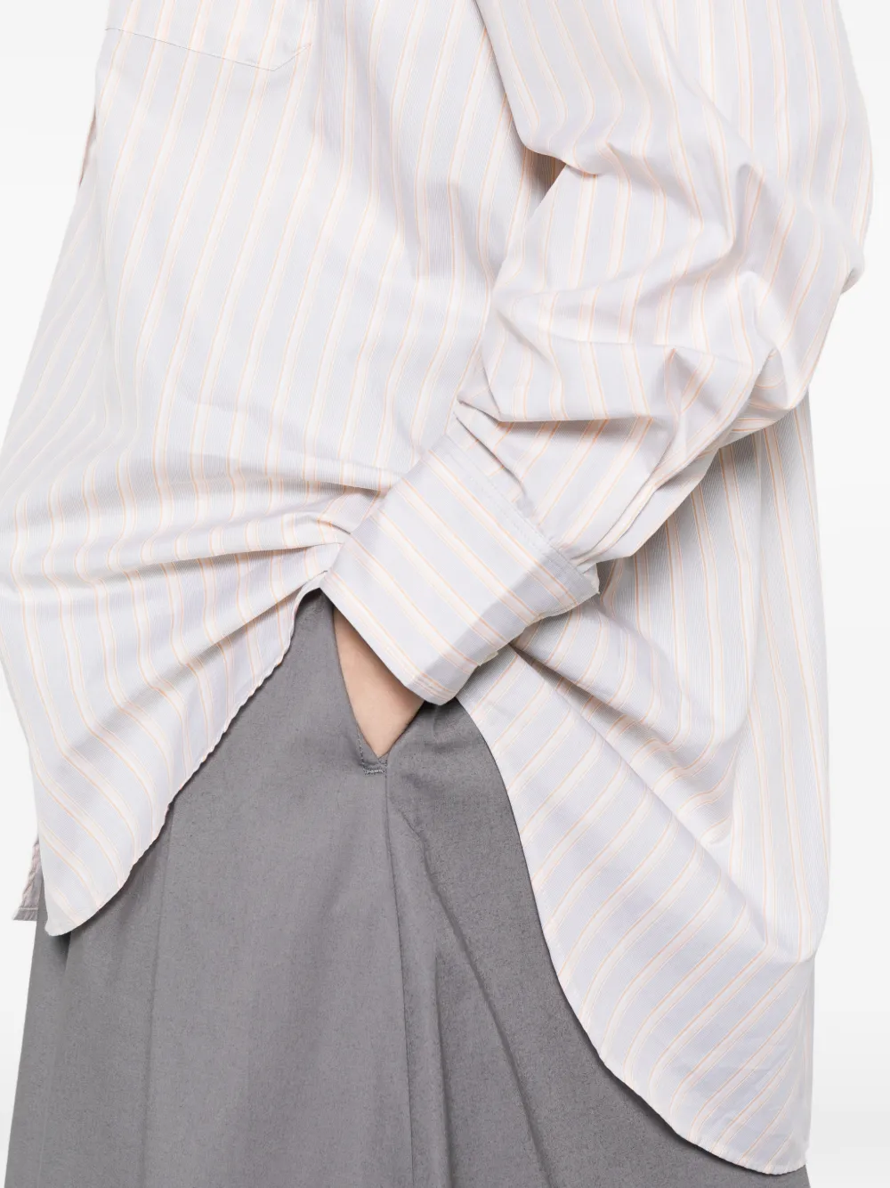 Soeur Gestreept blouse met gewelfde afwerking Grijs