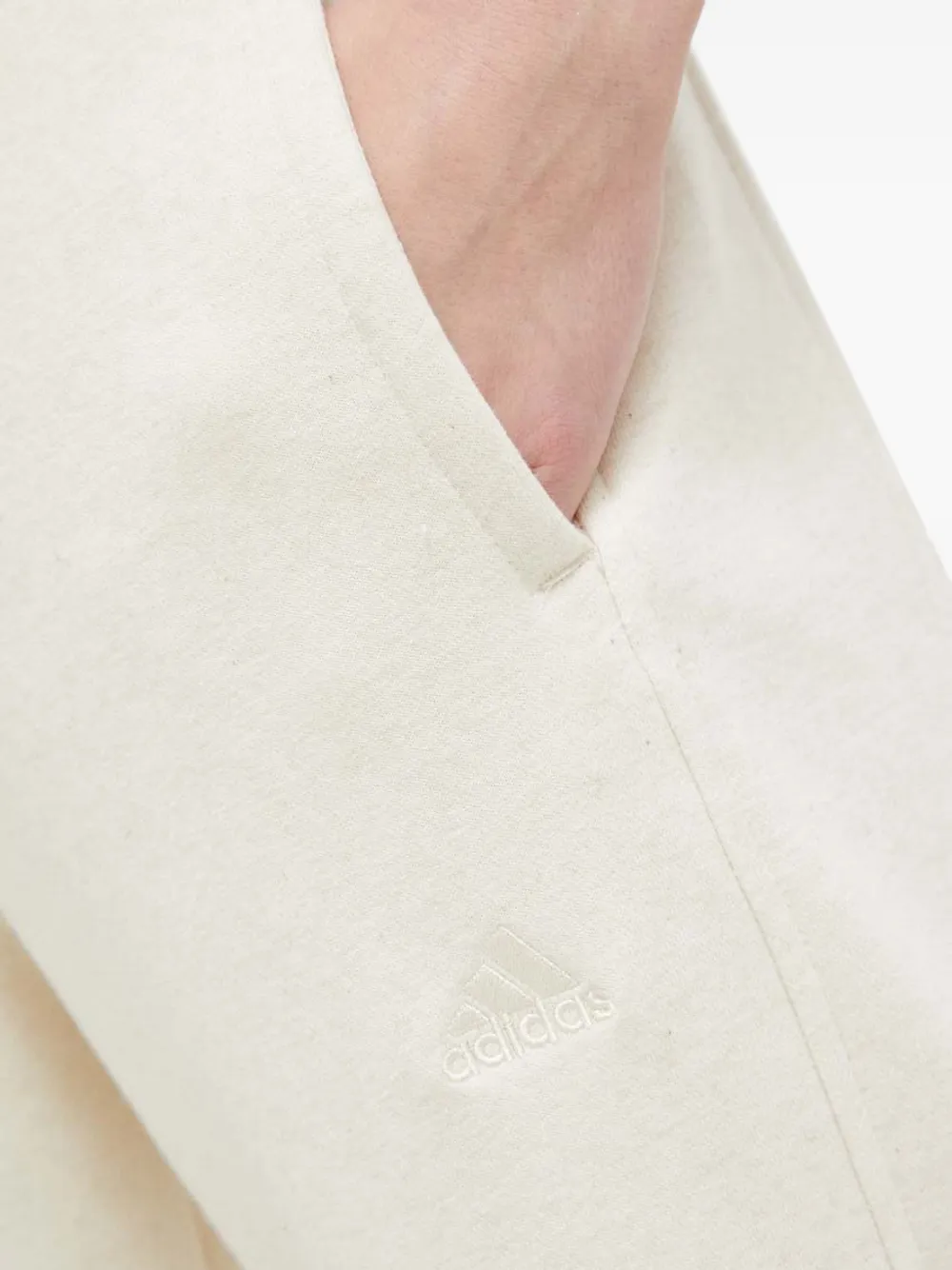 adidas Trainingsbroek met geborduurd logo en trekkoordtaille Beige