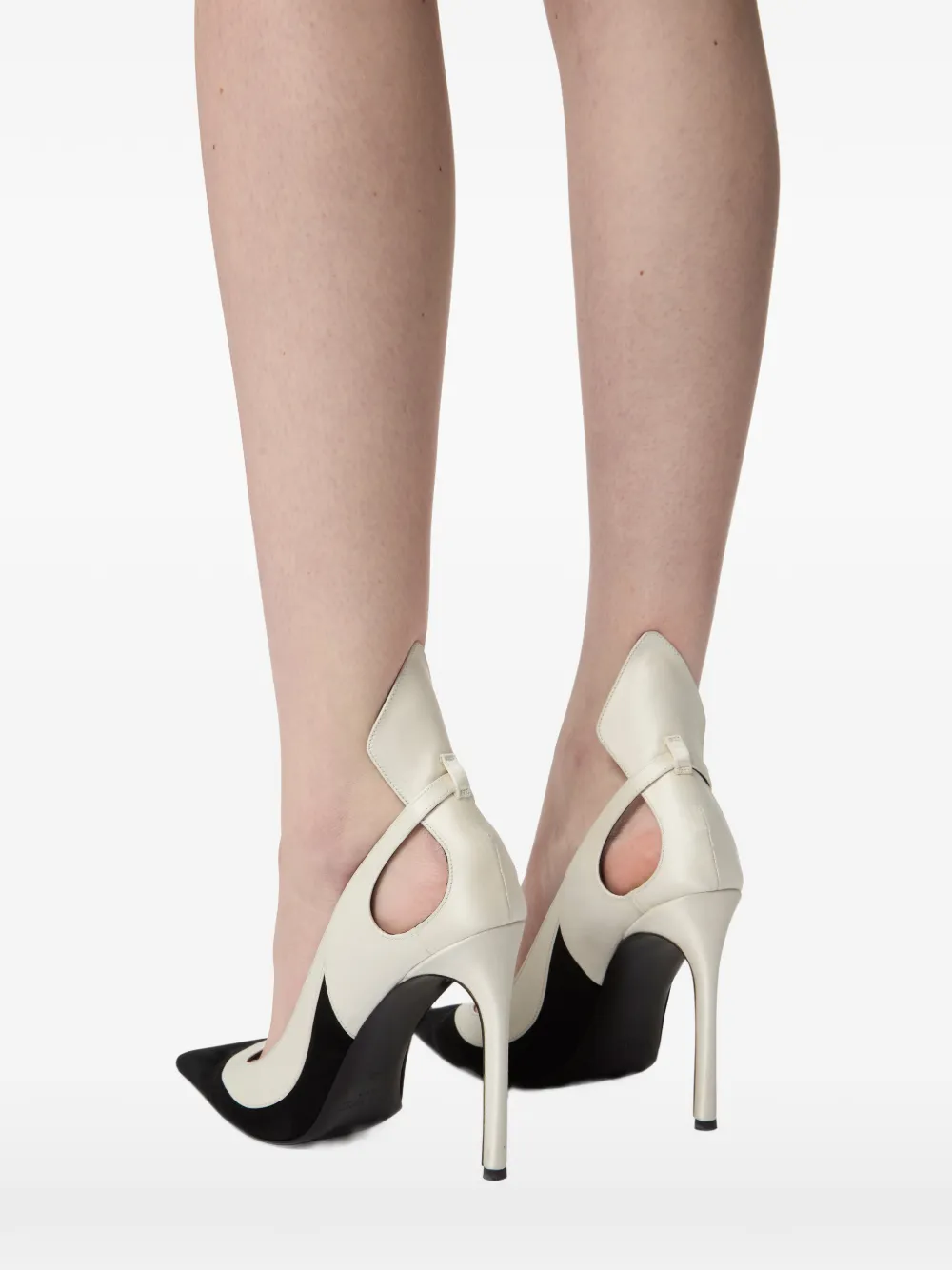 Nina Ricci Suède pumps Beige