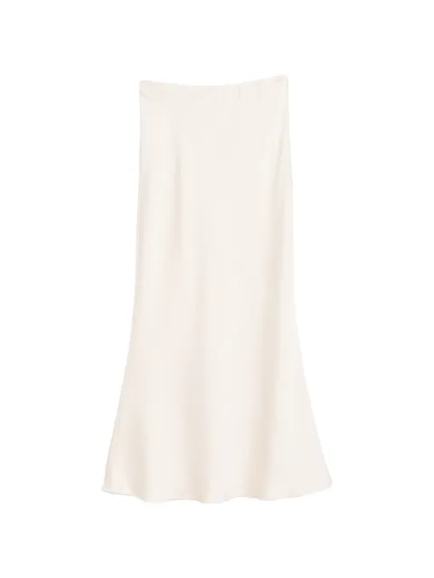 D.Exterior ivory skirt