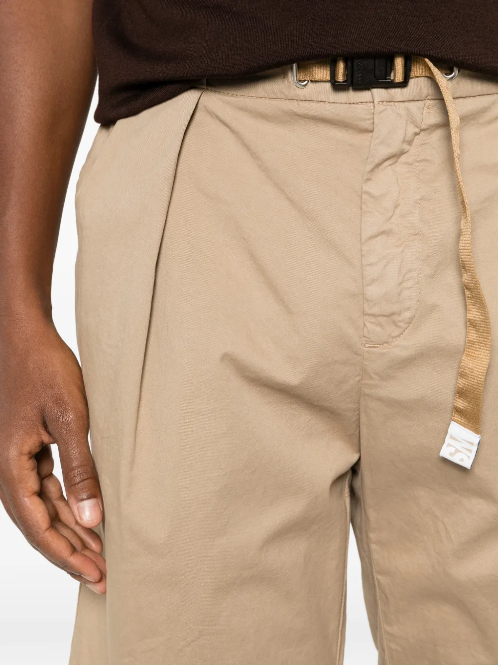 White Sand Geplooide shorts met riem Bruin