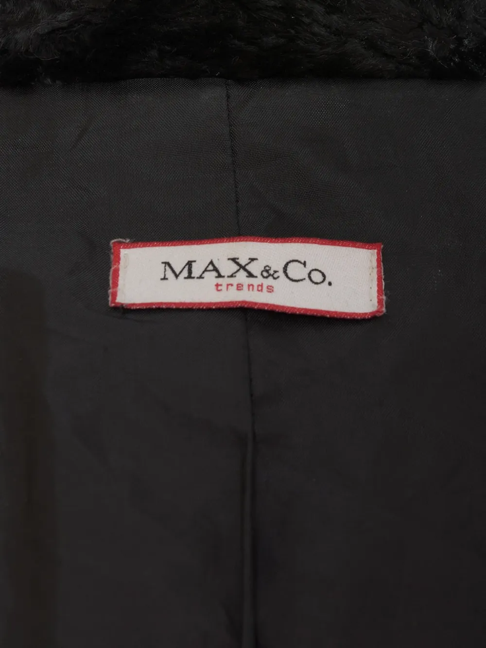  Max&co. Buttoned Collared Jacket - Black 