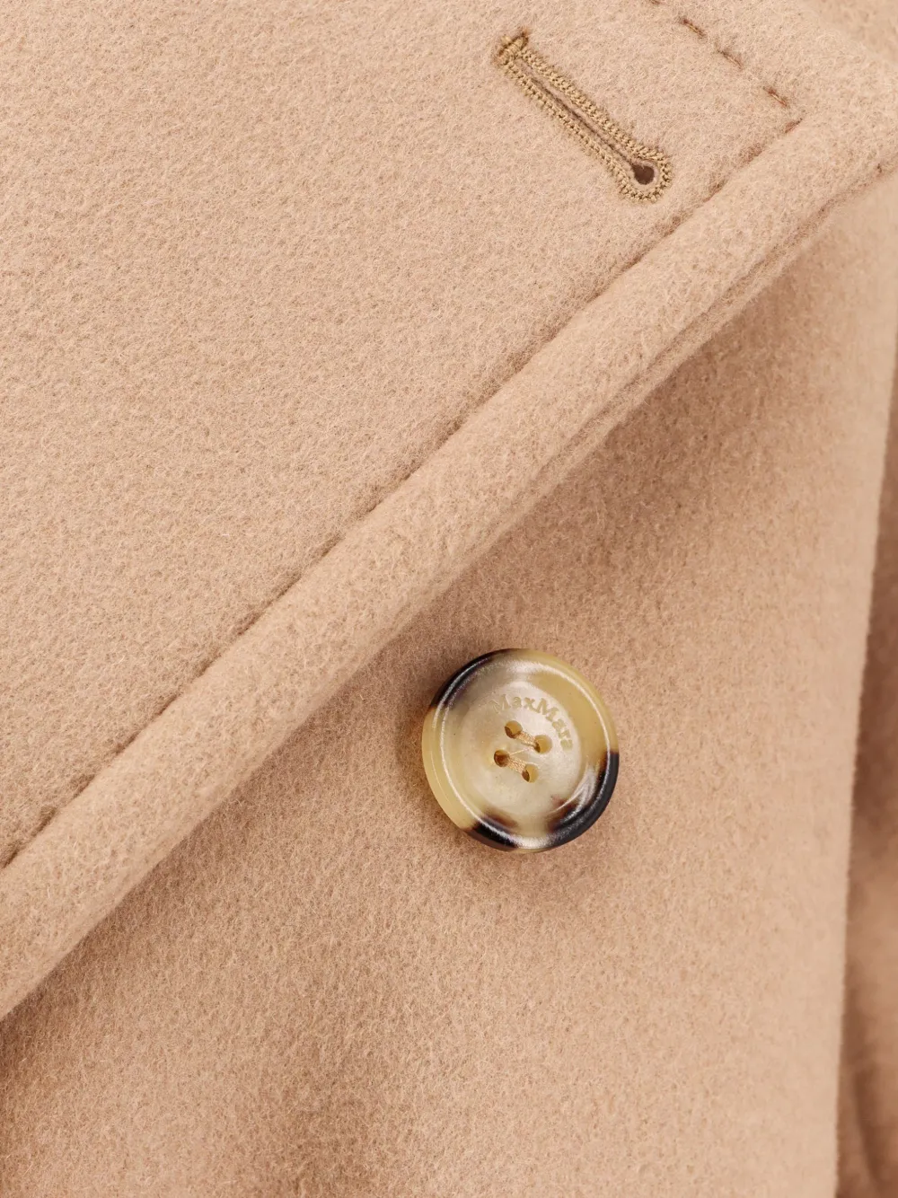 Max Mara Jas met dubbele rij knopen en gekerfde revers Beige