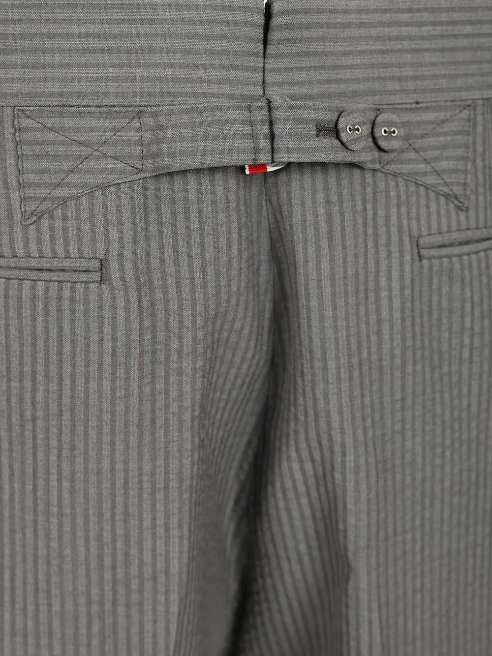 Thom Browne Shorts met zijsplit Grijs