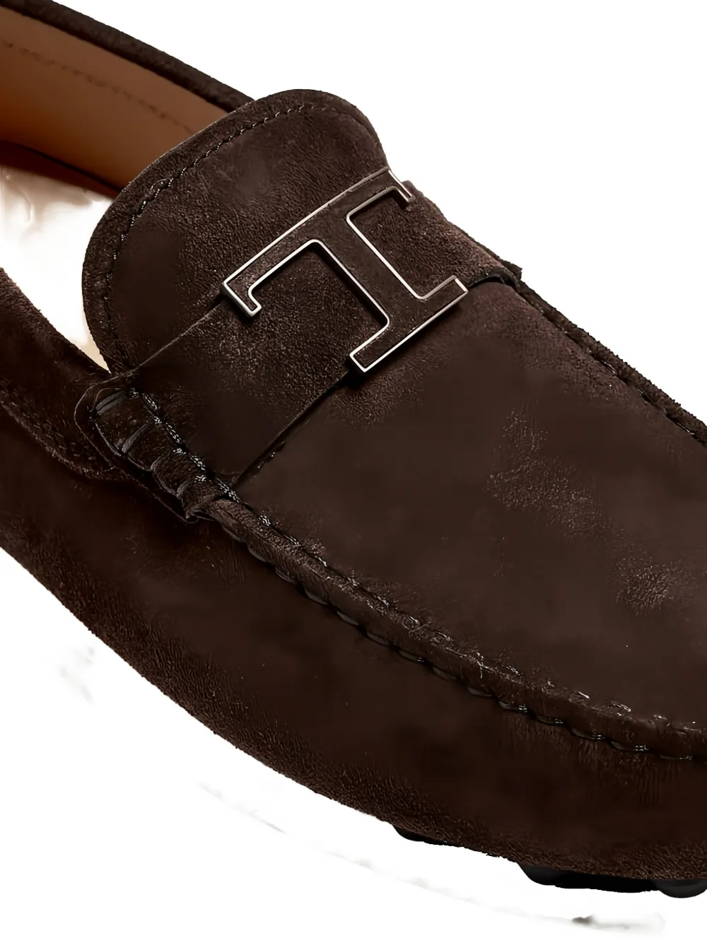 Tod's Suède loafers met T-gesp Bruin