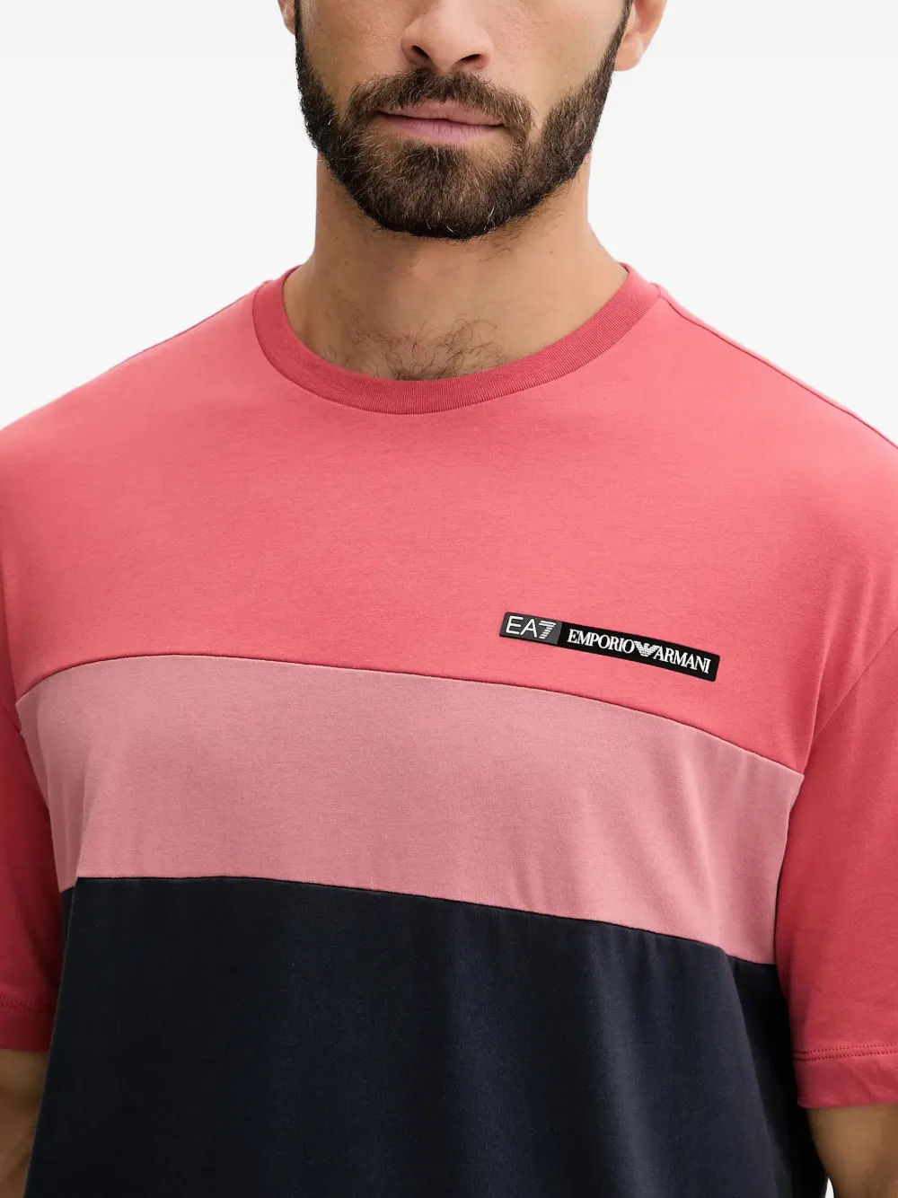 Ea7 Emporio Armani T-shirt met colourblocking en logopatch Roze