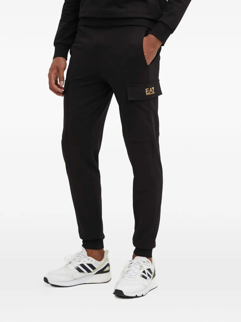 Ea7 Emporio Armani Broek met cargo zak Zwart