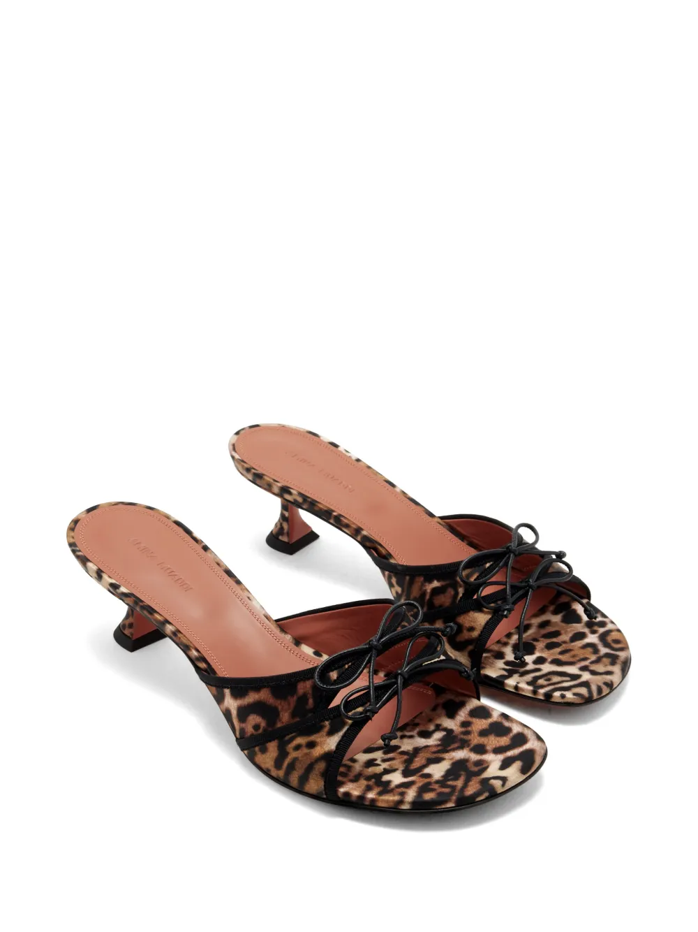 Amina Muaddi Eleonora muiltjes Beige