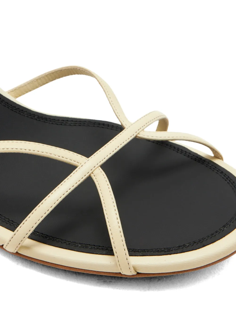 NEOUS Ibor sandalen met hak Beige