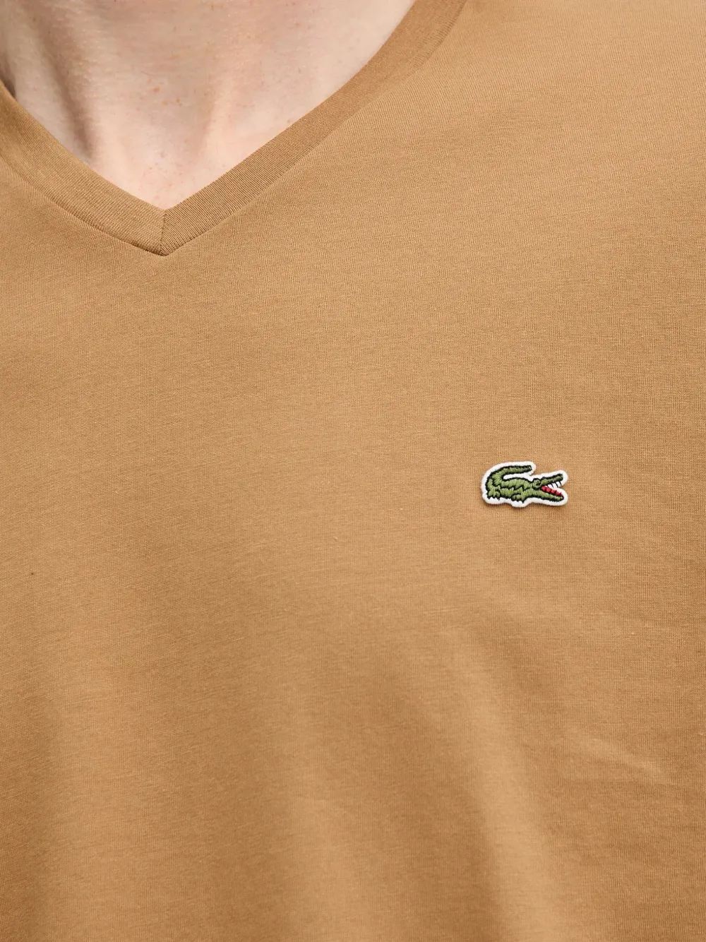 Lacoste Lichtgewicht pima katoenen T-shirt met V-hals Bruin