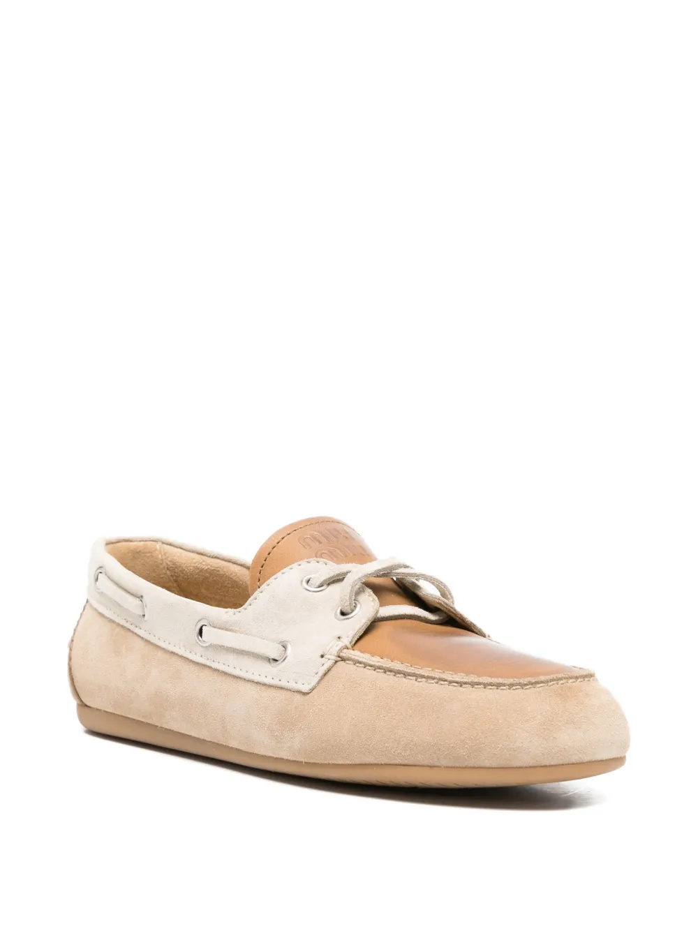 Miu Leren loafers met logo Beige