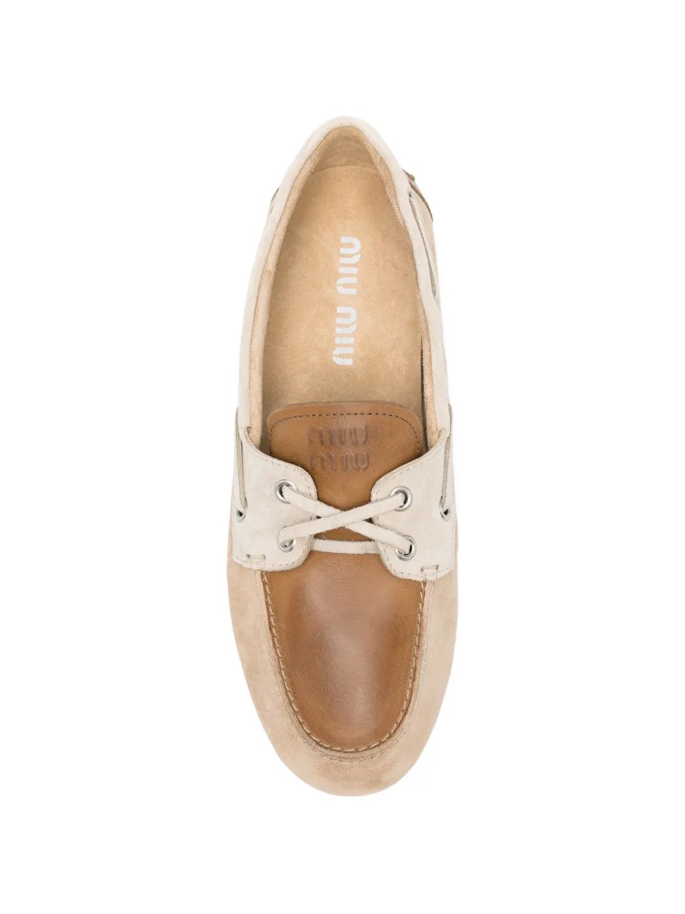 Miu Leren loafers met logo Beige