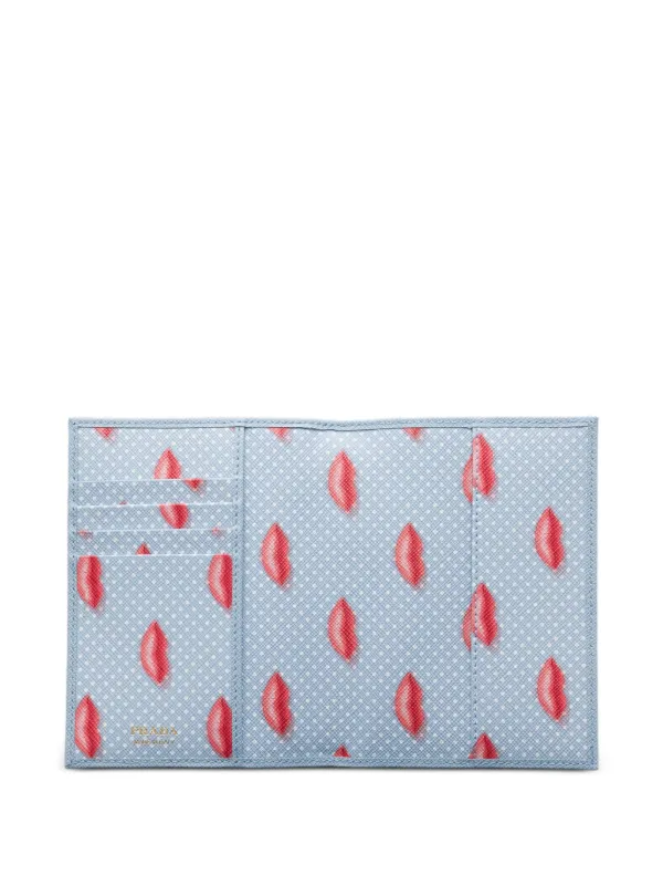 Prada サフィアーノレザーパスポートケース | ブルー | FARFETCH JP