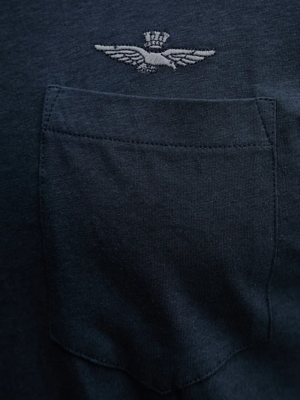 Aeronautica Militare T-shirt met geborduurd logo en borstzak Blauw
