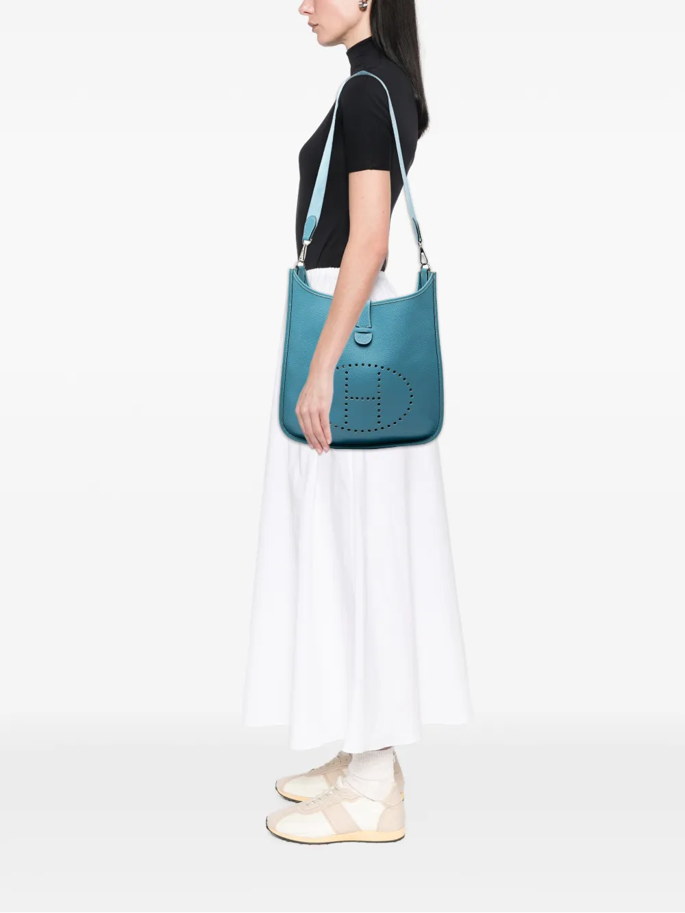 Hermès Pre-owned 2005 Clemence Evelyne GM Crossbody Bag in Blue, view 2
