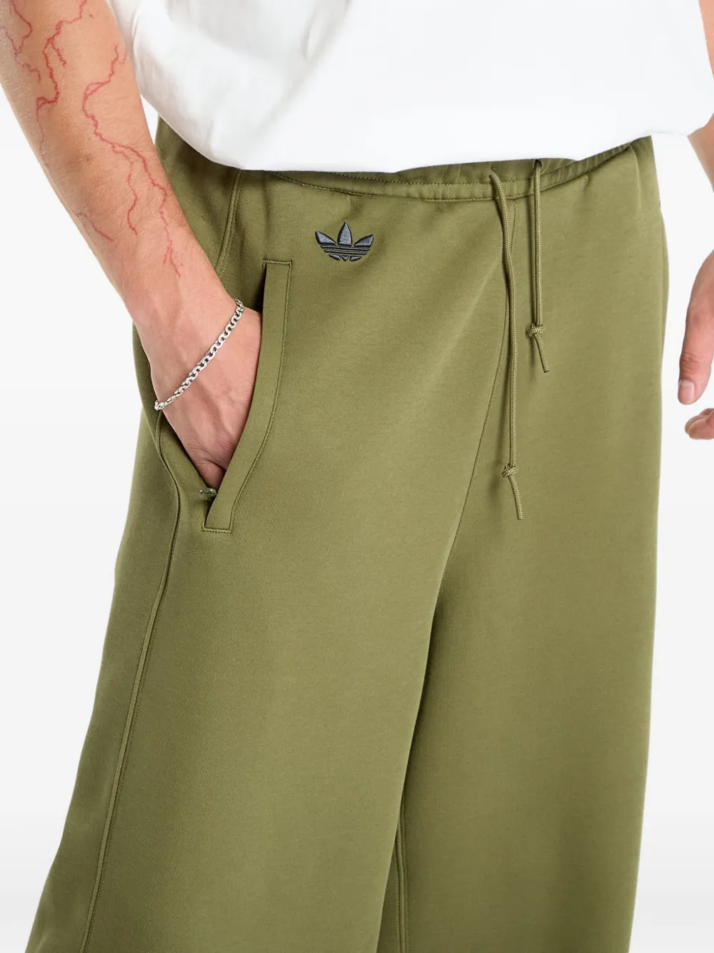 Neuclassics Sweatpants
