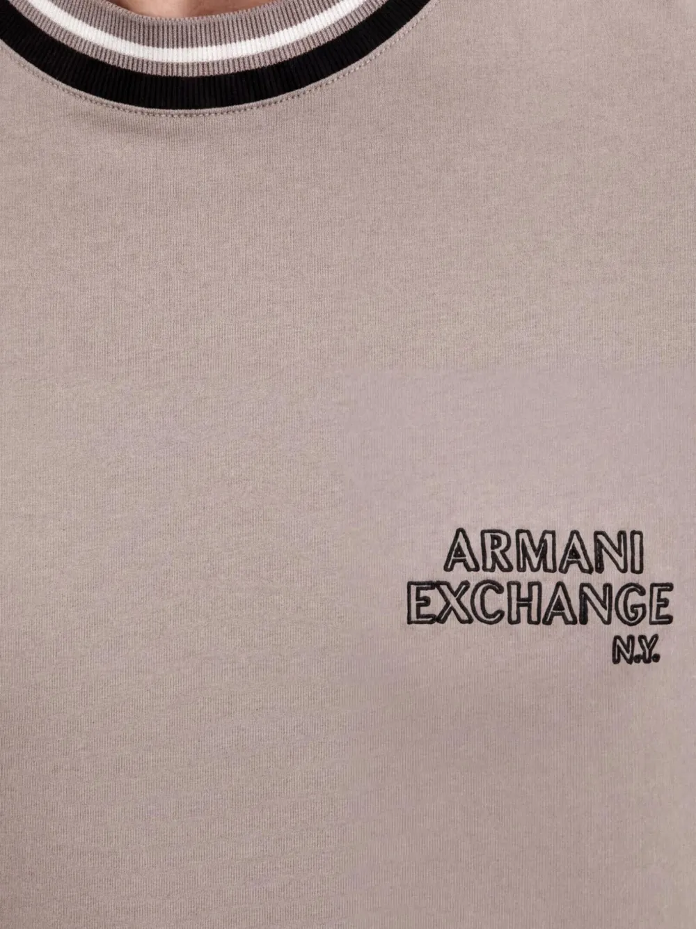 Armani Exchange T-shirt met gestreepte afwerking en logoprint Grijs