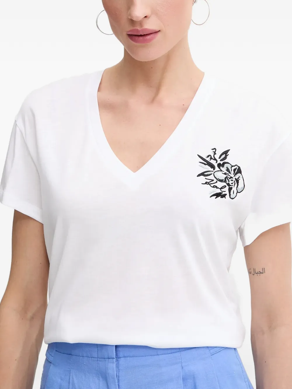 Karl Lagerfeld T-shirt met V-hals en borduurwerk Wit