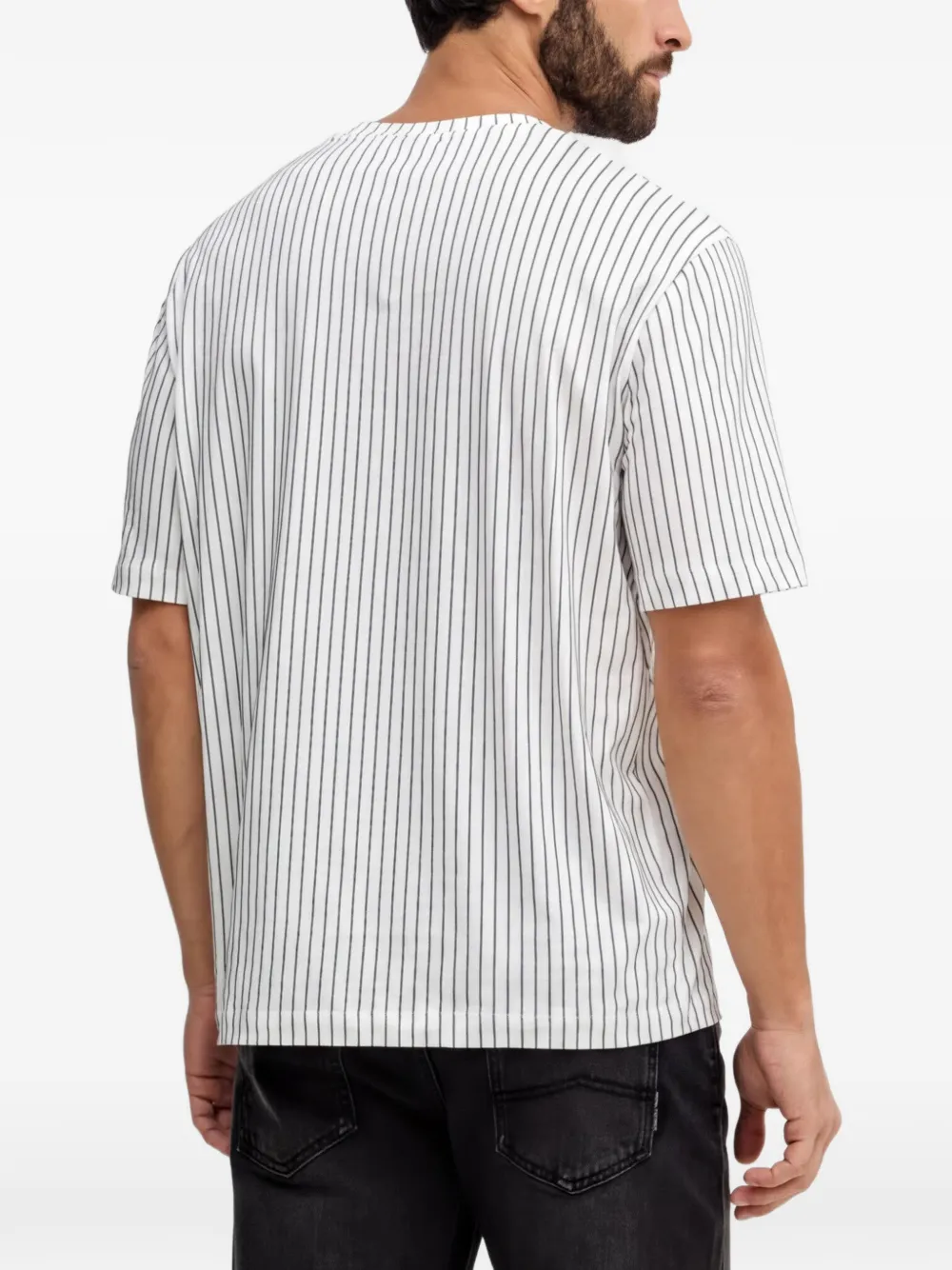 Armani Exchange T-shirt met krijtstreep en logoprint Wit