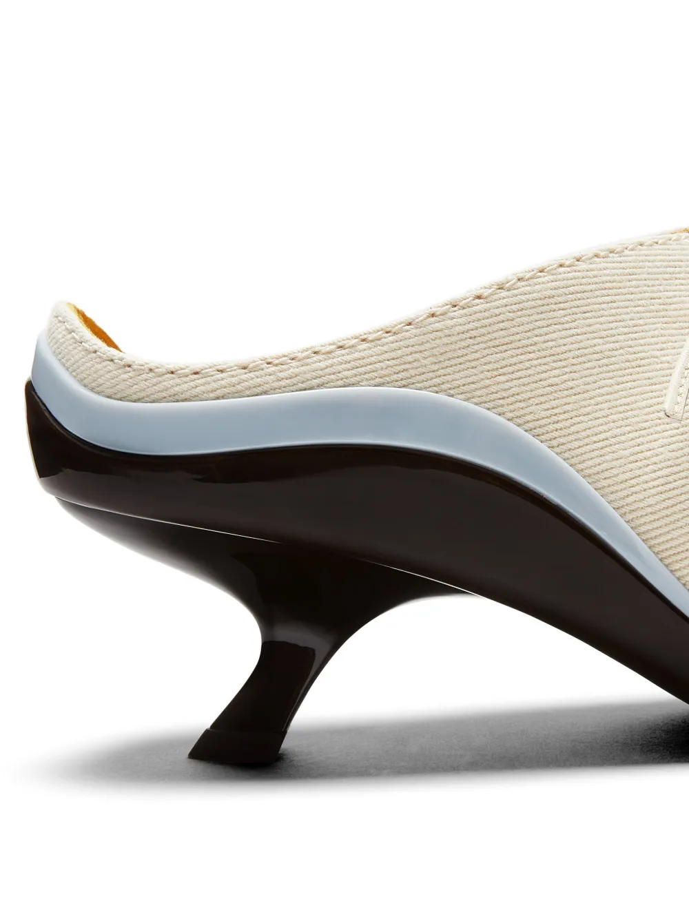 LILI CURIA Victoria muiltjes met kitten-hak en veters Beige