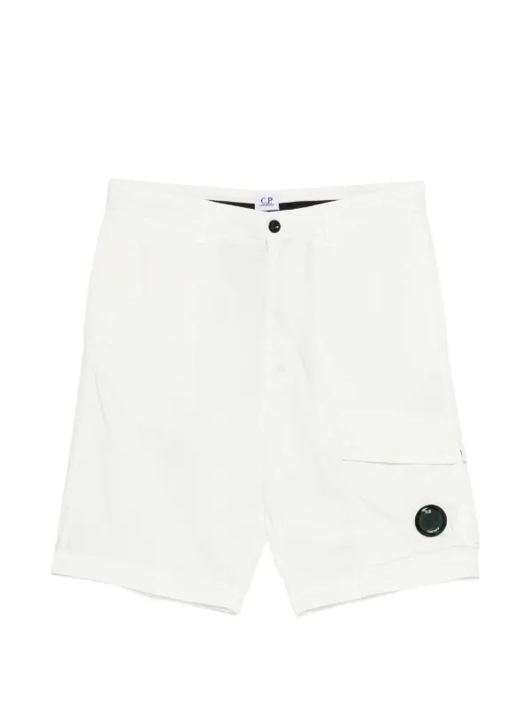 C.P. Company カーゴポケットショートパンツ | ホワイト | FARFETCH JP