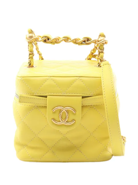 CHANEL Pre-Owned bolsa tipo cosmetiquera de piel de cordero capitonada con logo CC 2021-2026