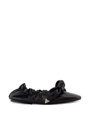 Toga Pulla バックル フラットシューズ | ブラック | FARFETCH JP